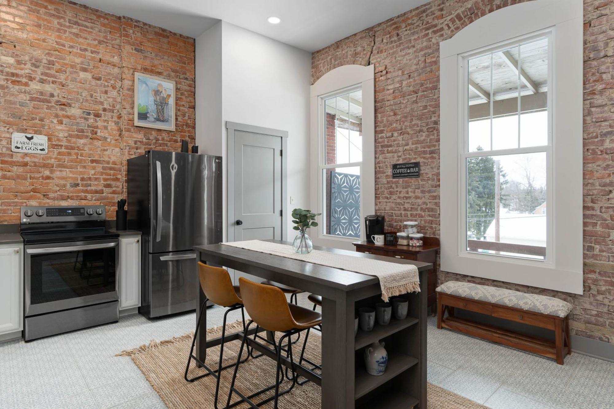 Spacious Luxury Apt In Historic Downtown - Oh Amish Country Millersburg Buitenkant foto