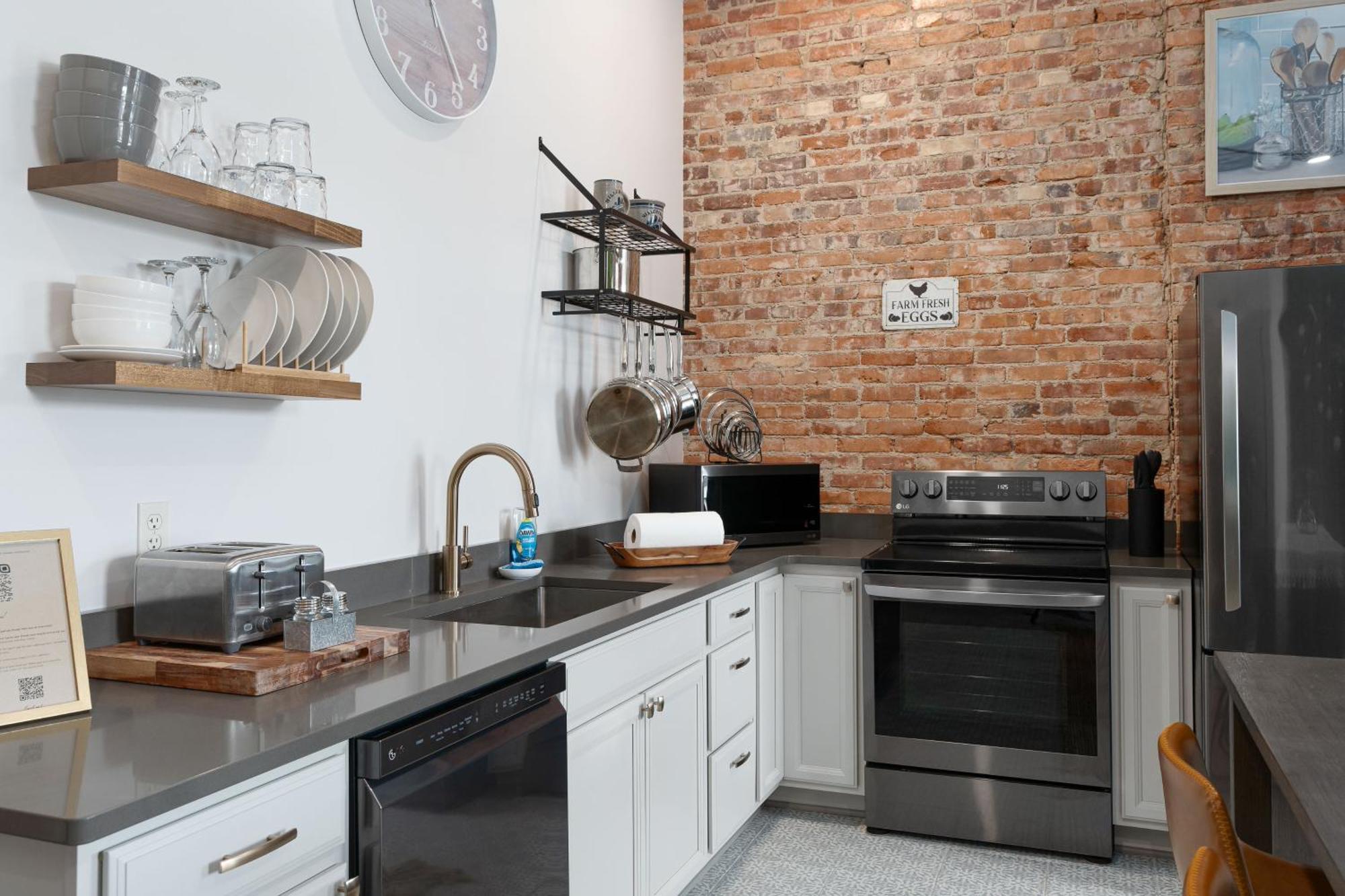 Spacious Luxury Apt In Historic Downtown - Oh Amish Country Millersburg Buitenkant foto